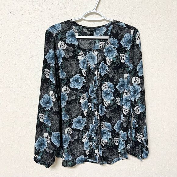 Torrid Button Front Black Blue Skull Print Blouse Long Sleeve Women’s Size 0 - Picture 1 of 6